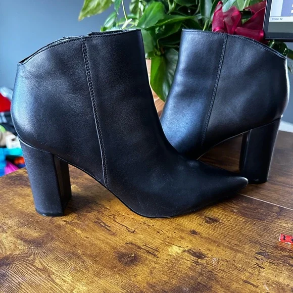 Marc Fisher Unno Point-Toe Leather Booties size 10 - Picture 10 of 11
